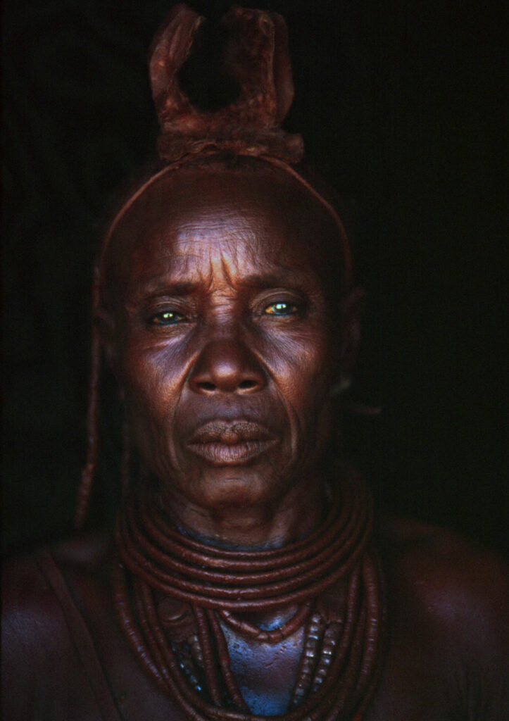 Umokurukaze / Kazinguruka - Ovahimba Rina sherman