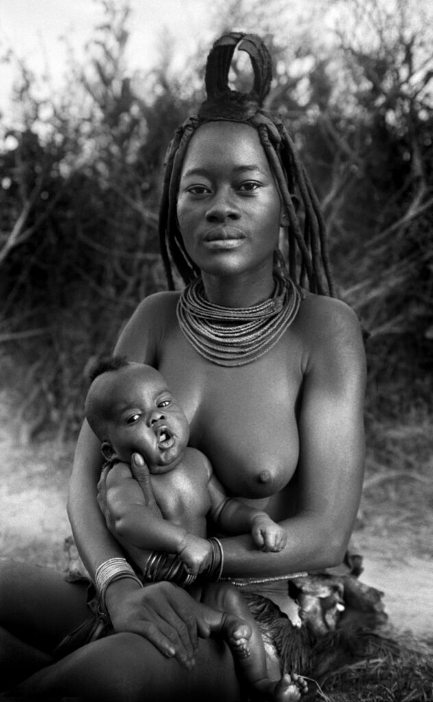 Nuku's daughter and Baby - Ovahimba / rina Sherman